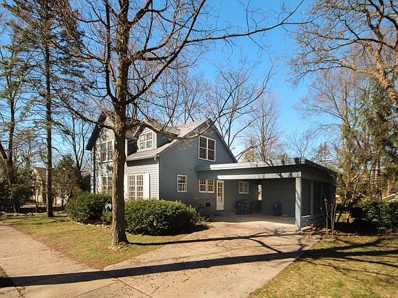 2nd image of 1138 Martin Pl