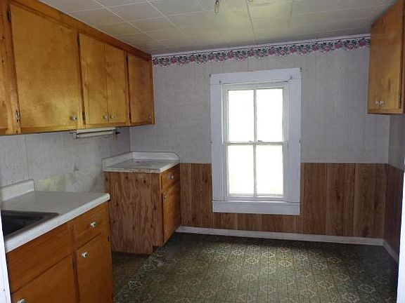 3rd image of 242 Church Ave