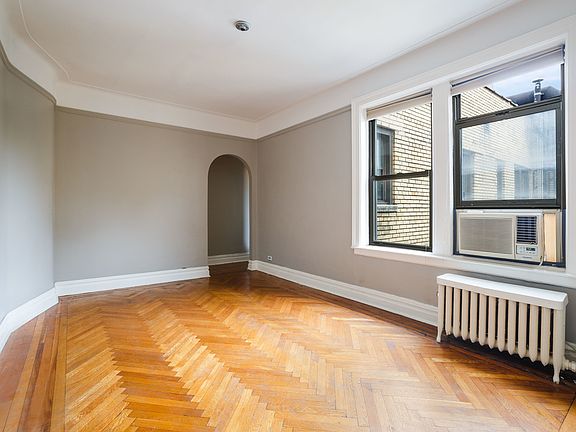 4th image of 225 W 12th St APT 5b