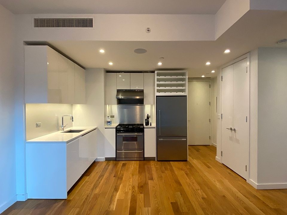 1st image of 436 Albee Sq #D4