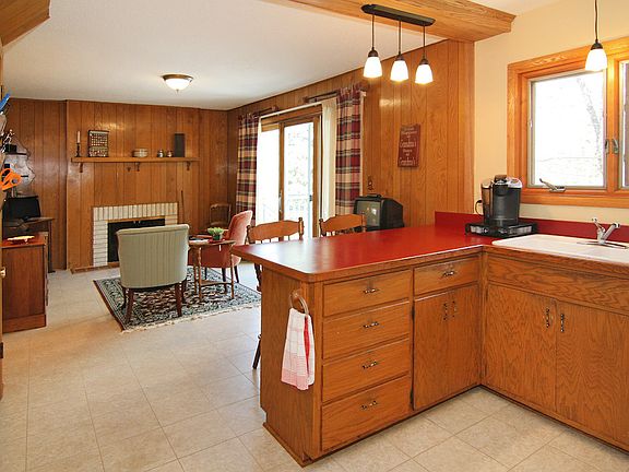 5th image of 2615 Crown Hill Ct