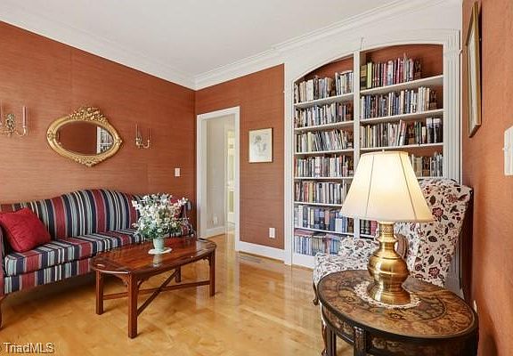 5th image of 3569 Burnley Dr