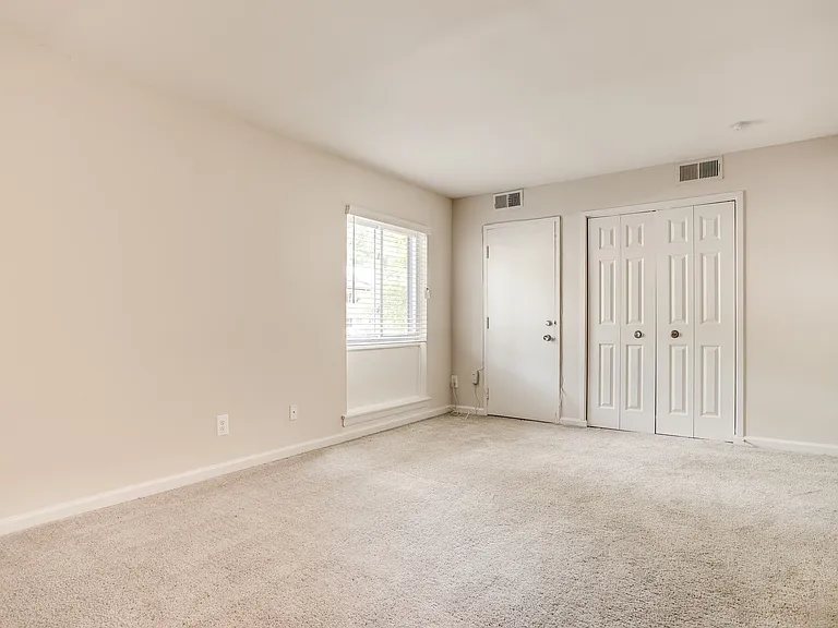 Potomac Ridge Apartments — Photo 20