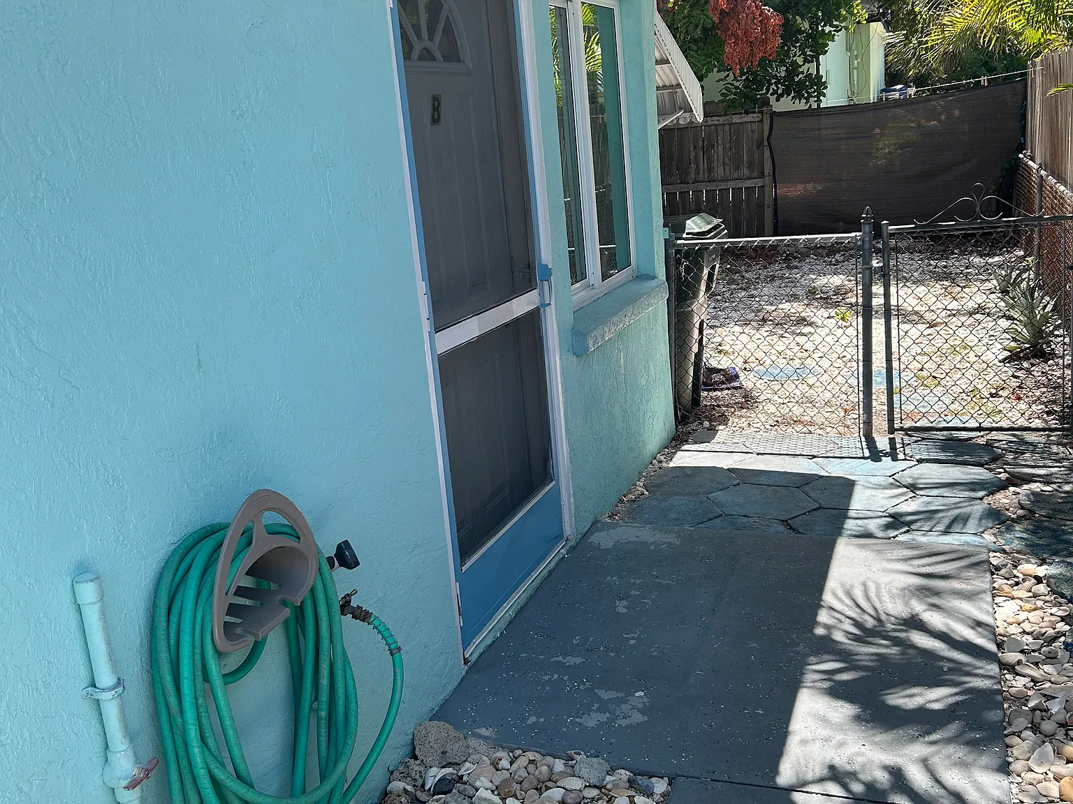 209 Shore Rd — Photo 2