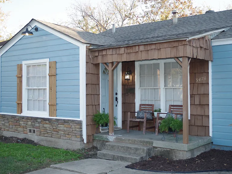 Front porch entrance