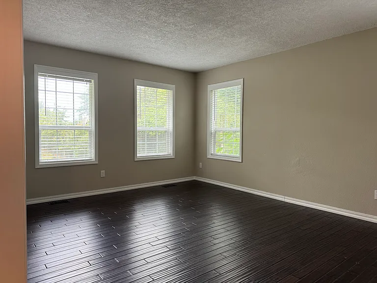 2450 NW 15th Cir — Photo 14