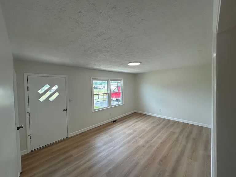 29396 Lanier Dr — Photo 8