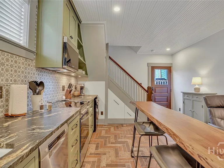 410 1/2 E Victory Dr #CARRIAGE HOUSE — Photo 14