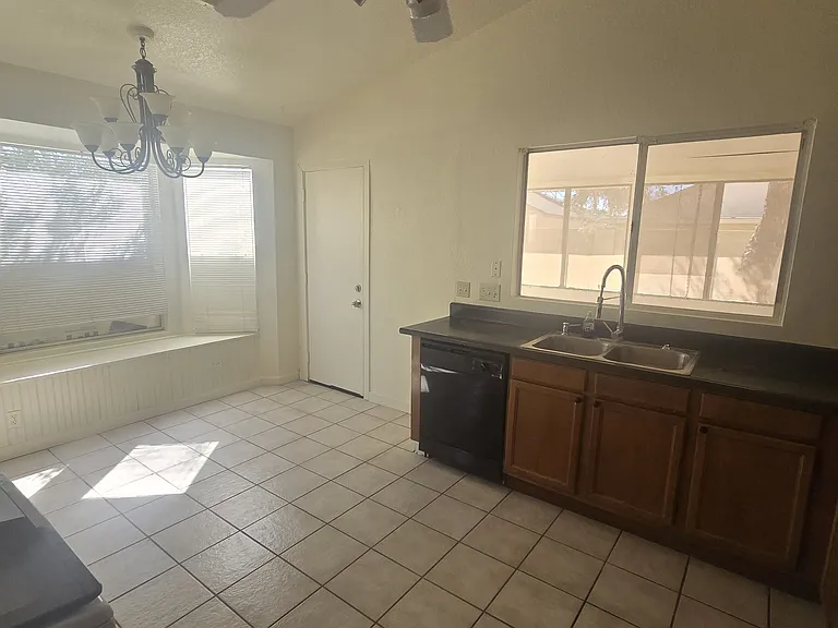 4049 W Camino Del Rio — Photo 23