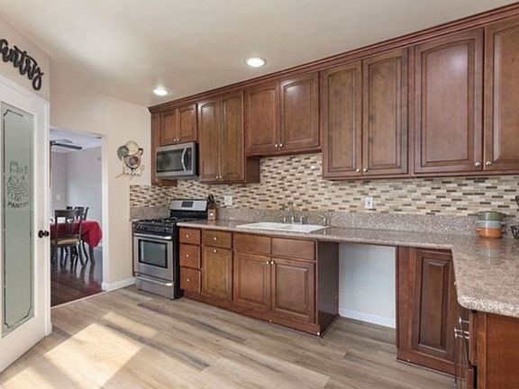 5th image of 6053 Pearce Ave