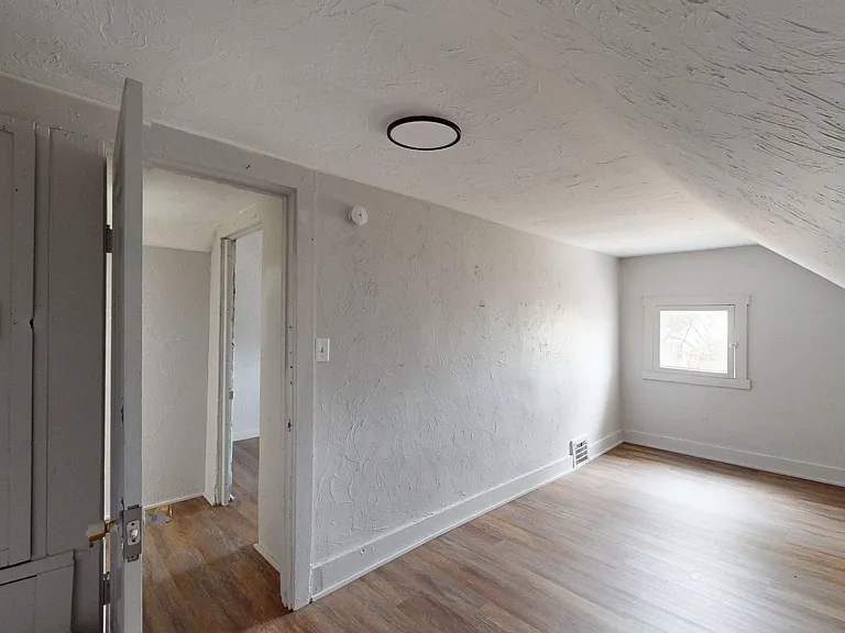 1141 McKinley Ave — Photo 36