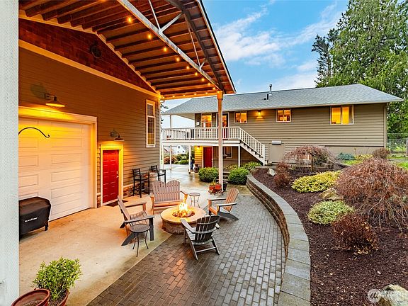3rd image of 1057 Halsey Drive