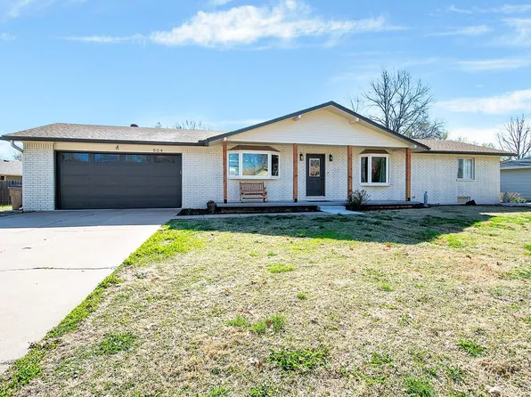 504 Crestview Ct, Andale, KS 67001