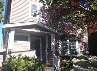 2537 11th Ave W, Seattle, WA 98119