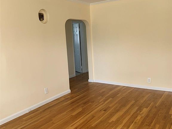 5th image of 431 E Chester St