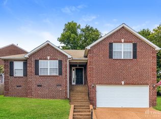 106 Carlton Dr, Hendersonville, TN 37075