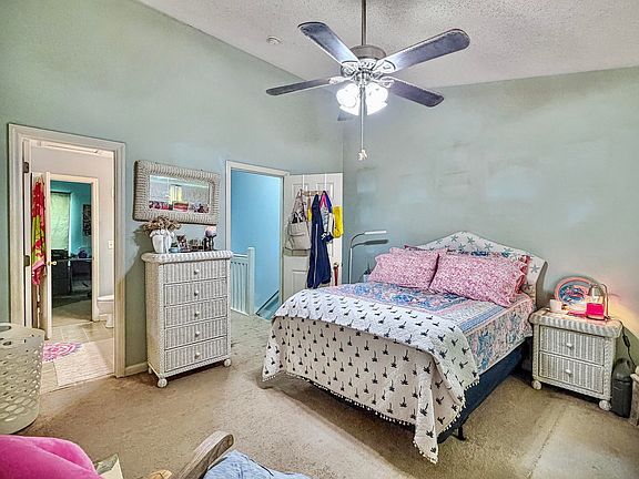 5th image of 8056 Shadow Oak Dr