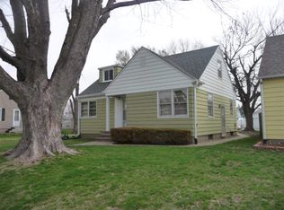 2452 32nd St, Moline, IL 61265