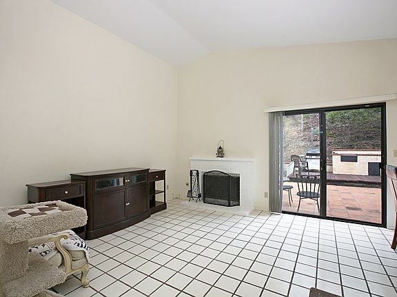 5th image of 725 Stoneybrae Pl