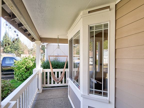 2nd image of 5529 37th Avenue SE