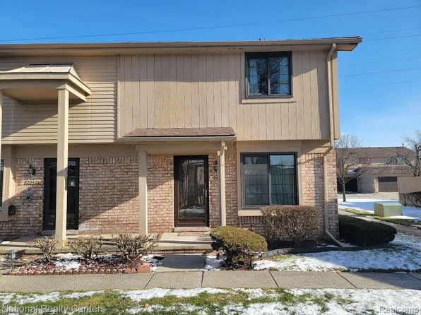 29417 Scarborough Dr, Warren, MI 48088