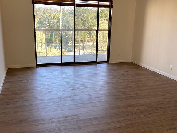 5th image of 410 N Civic Dr APT 501