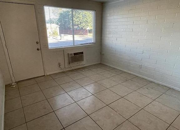 3rd image of 201 W Kelso St #4
