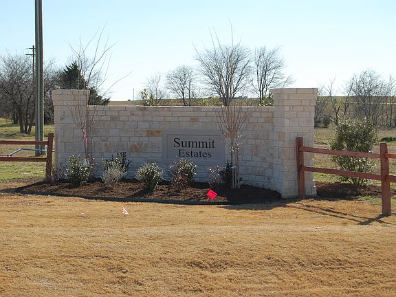 2nd image of 105 Vail Ln