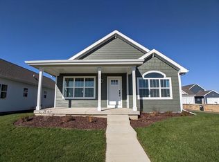 12 Bluestem Pass, Mount Horeb, WI 53572