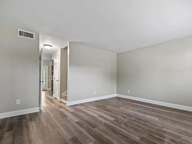 731 Coventry Ln #D — Photo 15