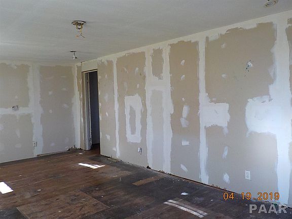 3rd image of 2850 County Road 2100 N