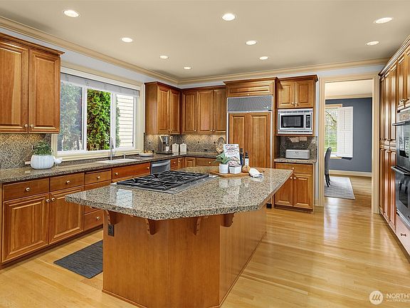 4th image of 8207 154th Avenue SE