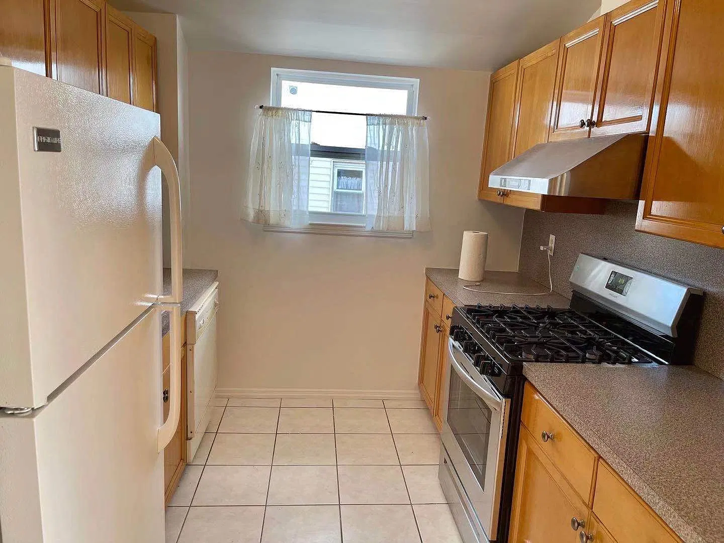 17th Rd, Whitestone — Photo 3