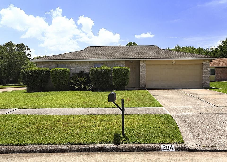 1st image of 204 Hearthside Cir