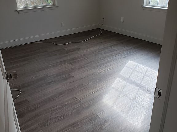 5th image of 2023 Royal Court Dr