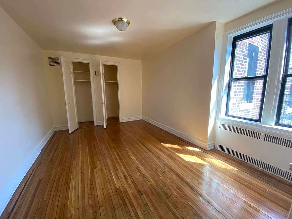 2nd image of 150 E 18th St #66