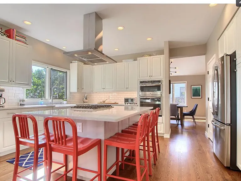 1130 Utica Cir — Photo 5