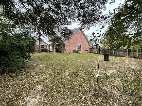5th image of 224 Glenwood Dr