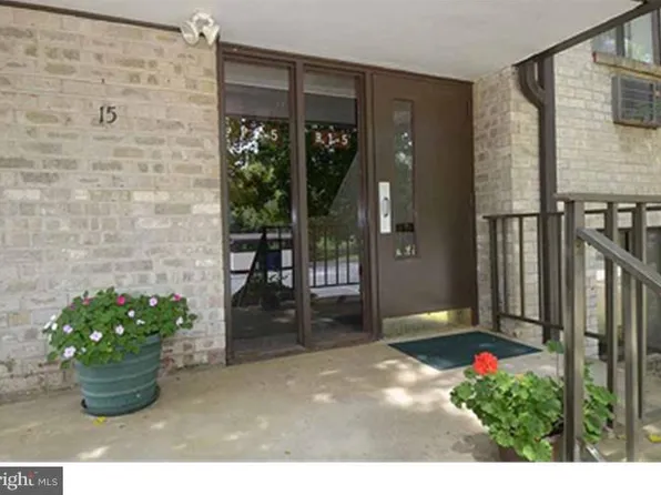15 Dougherty Blvd APT R3, Glen Mills, PA 19342