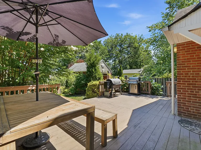 110 Stewart Ave — Photo 28