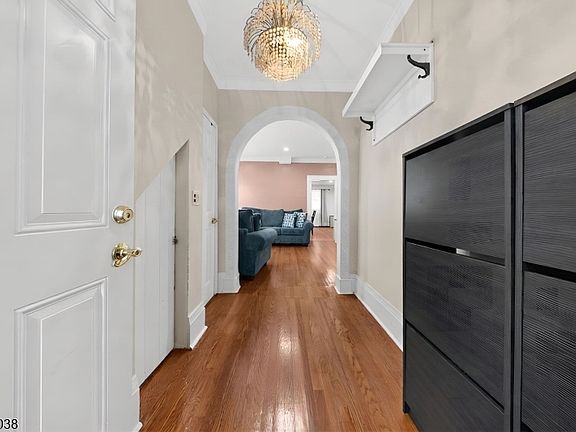 3rd image of 22 Norwood St