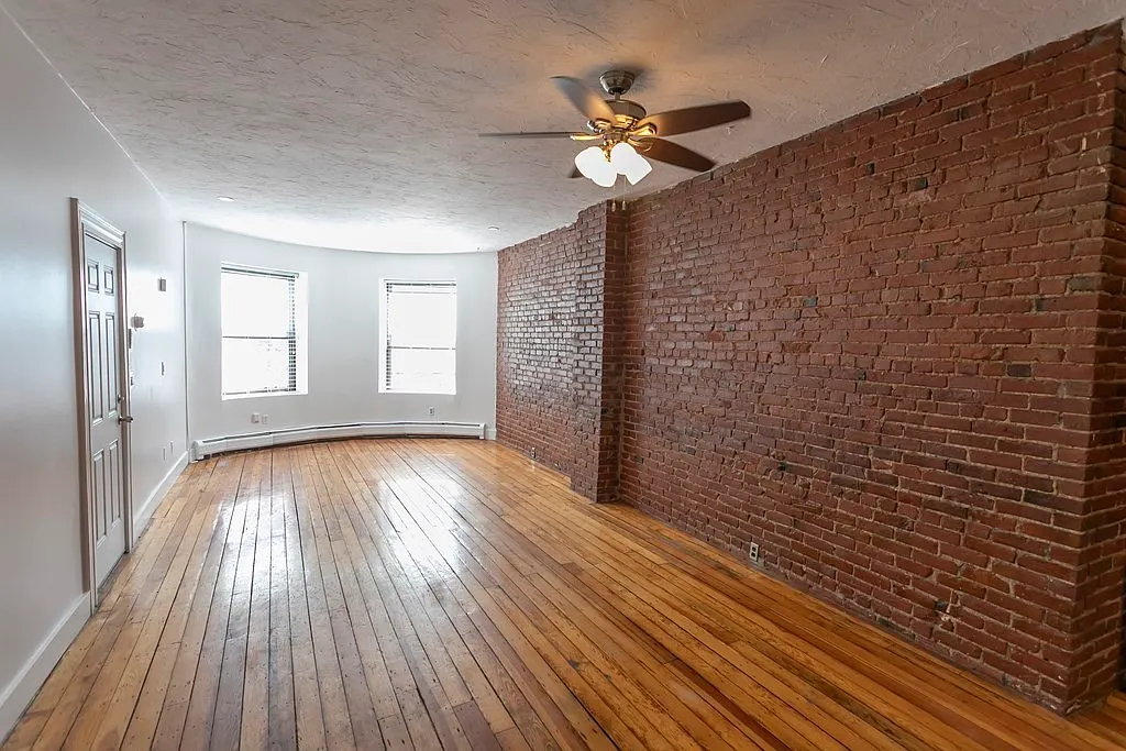2 bed, 1.0 bath, 889 sqft, $3,000 — Photo 4