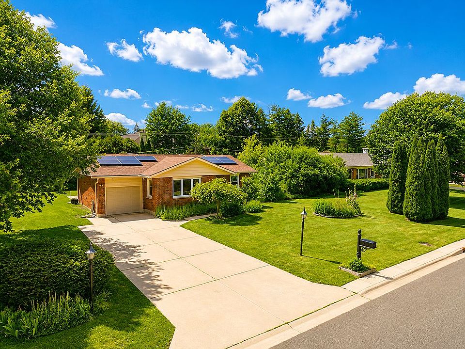 1st image of 722 N Stephen Dr