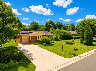 722 N Stephen Dr, Palatine, IL 60067