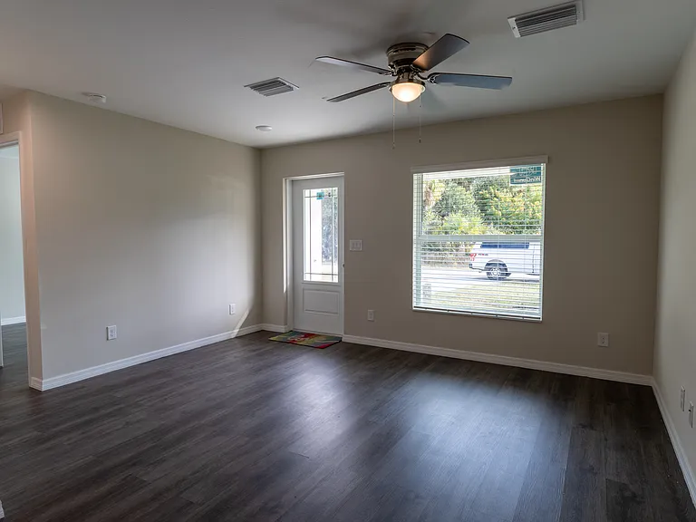 2023 Fraser St — Photo 3