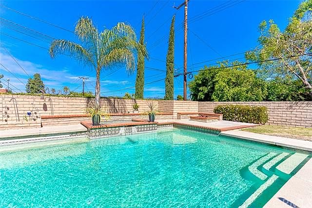 1st image of 16559 Brass Lantern Dr