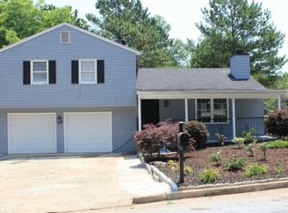 2160 Scarbrough Dr, Stone Mountain, GA 30088