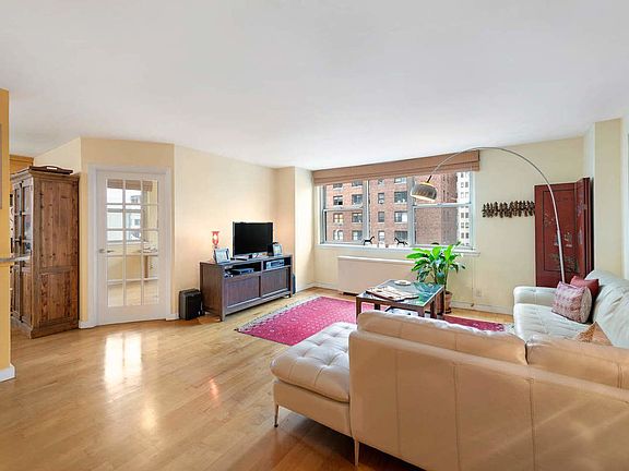 3rd image of 200 E 58th St APT 7H
