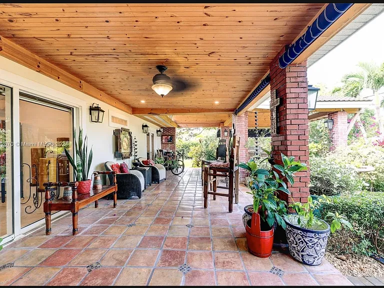 8520 SW 87th Ave — Photo 29
