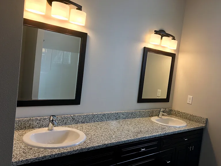 2300 N Landon Ln — Photo 17